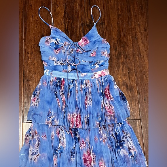 Astr Daytona Pleated Floral Tiered Maxi Dress in Blue & Pink Small $180- - Picture 10 of 15